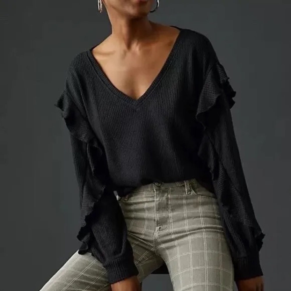 Pilcro Black Ruffle Sleeve Waffle Knit V-Neck Top Medium